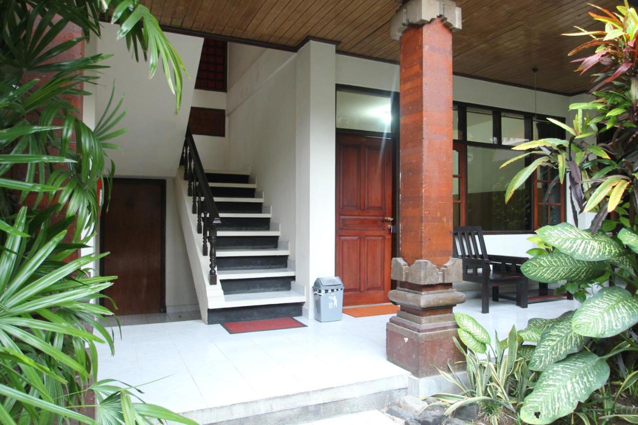 Hostel Kuta At Simpang Kuta (Bali)